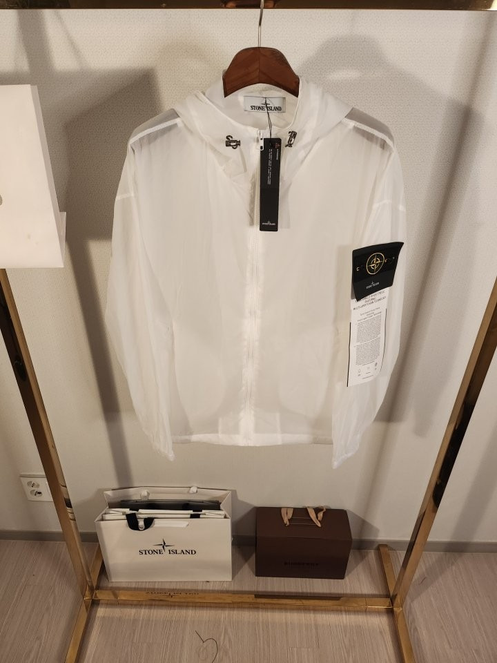 스톤아일랜드 와펜 초경량 집업 캡 윈드바람막이