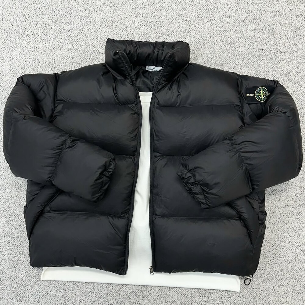 스톤아일랜드 글로시 다운 패딩점퍼