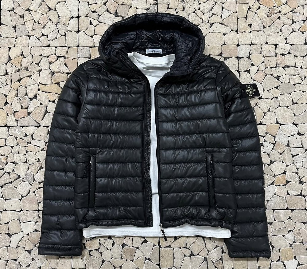 스톤아일랜드 와펜포인트 경량 후드패딩
