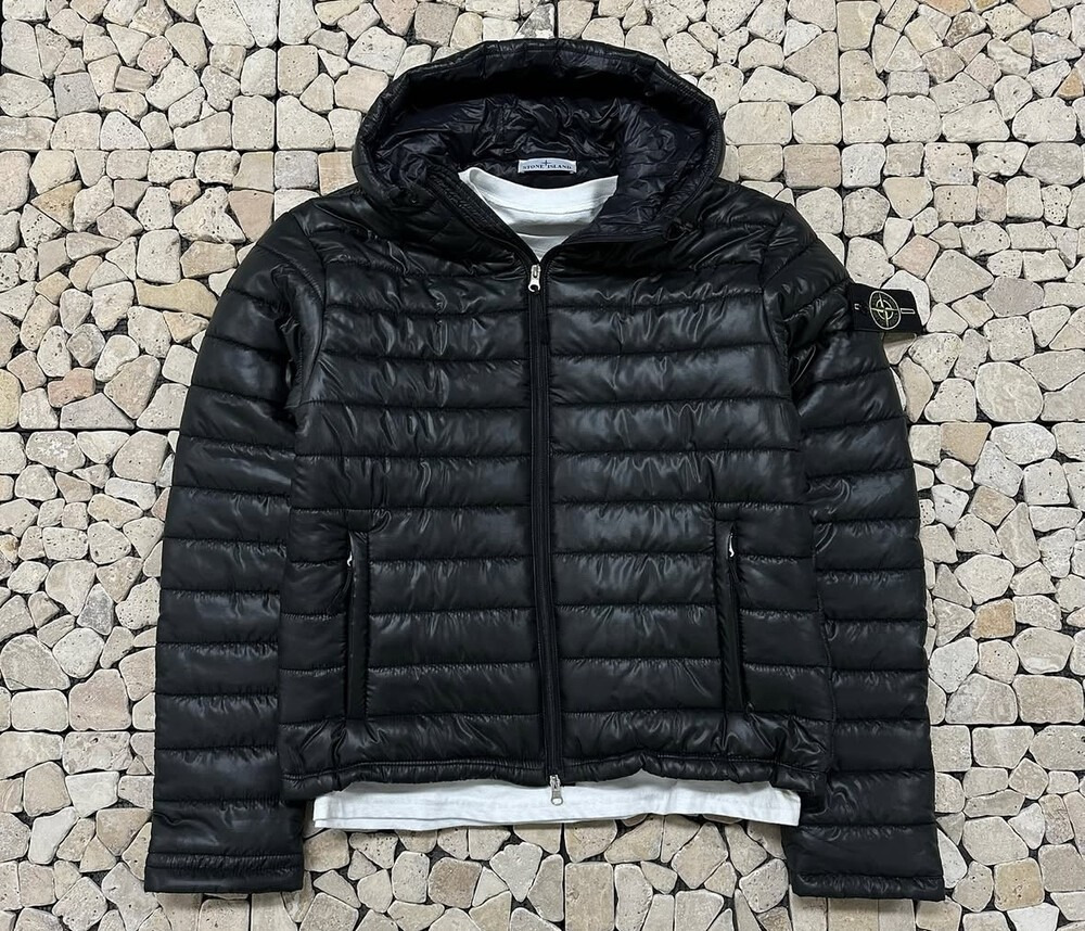 스톤아일랜드 와펜포인트 경량 후드패딩