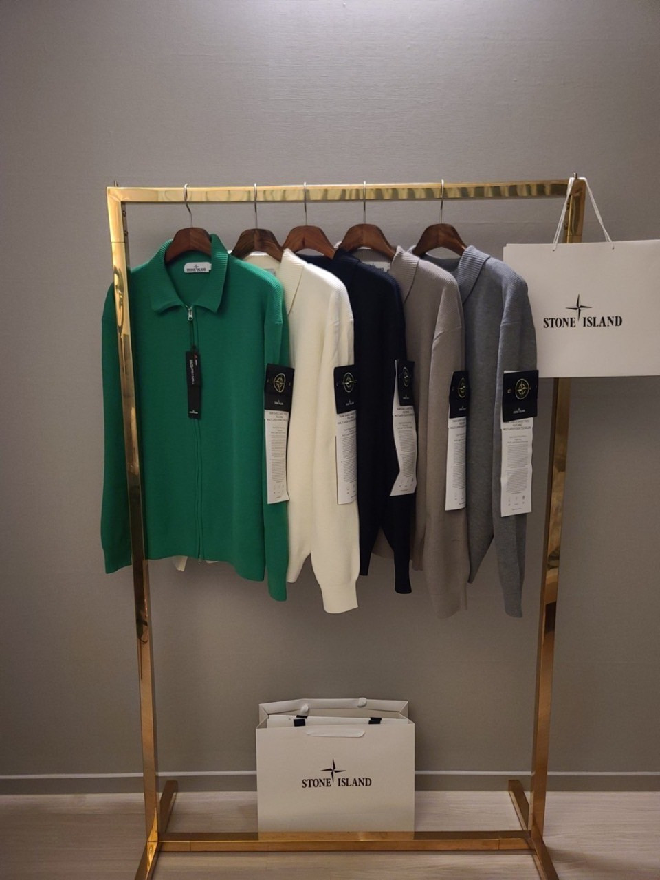 스톤아일랜드 집업카라니트 신상