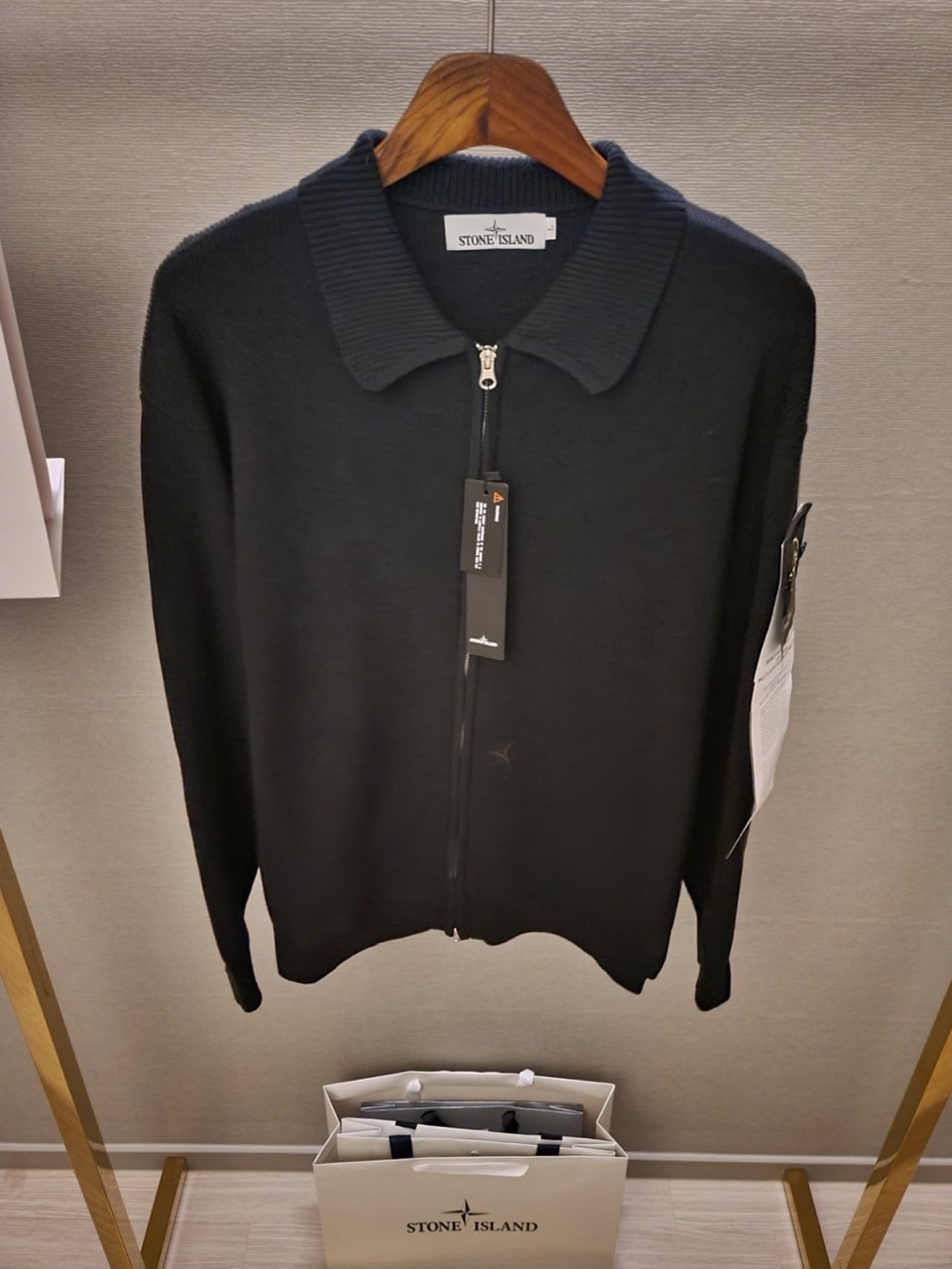 스톤아일랜드 집업카라니트 신상