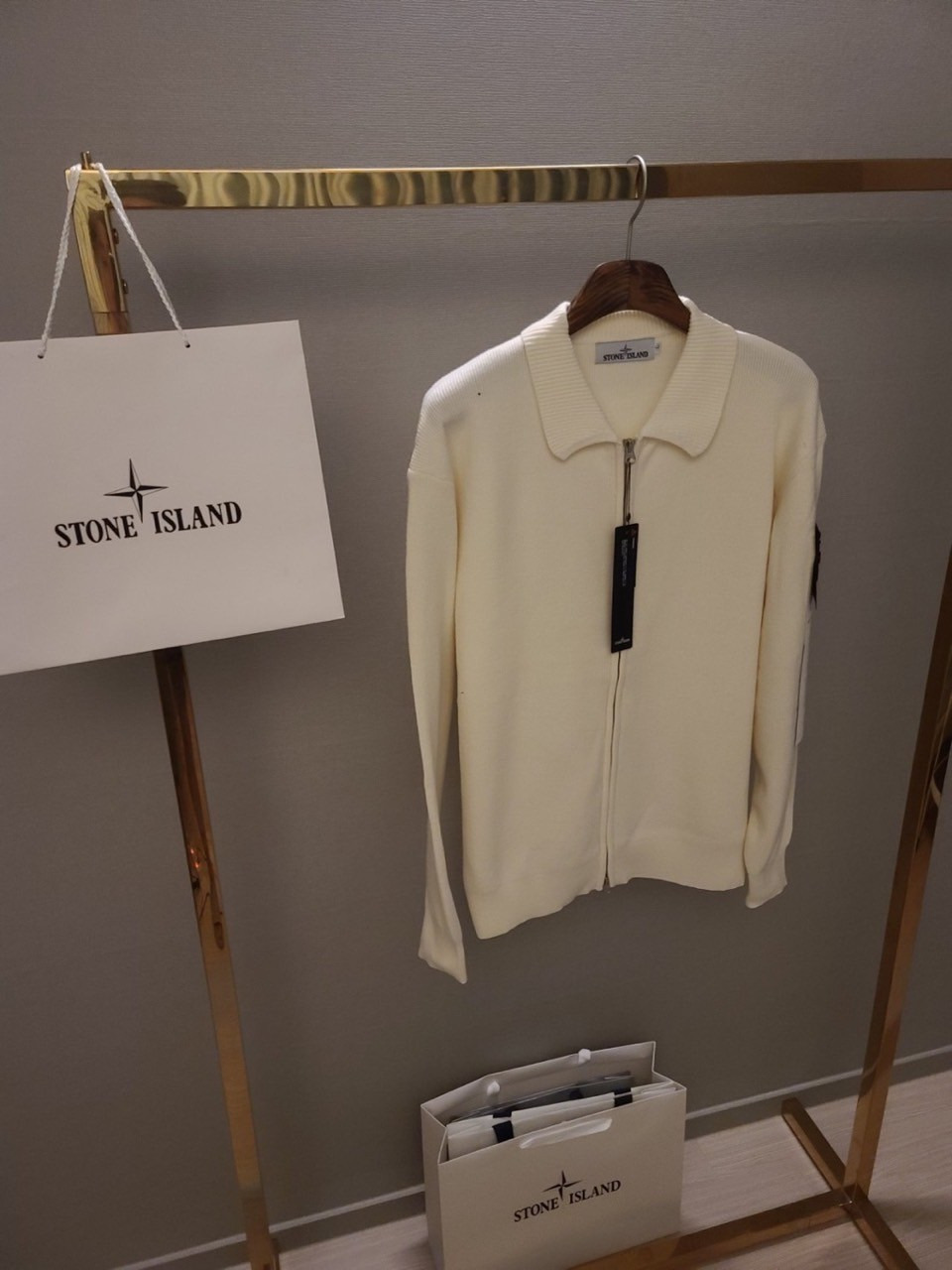 스톤아일랜드 집업카라니트 신상