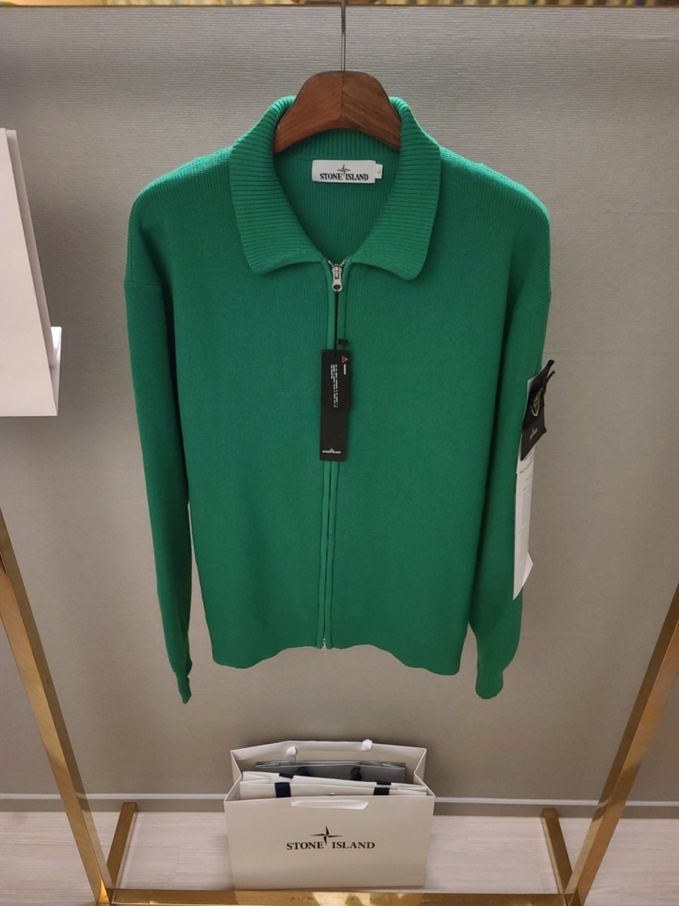 스톤아일랜드 집업카라니트 신상