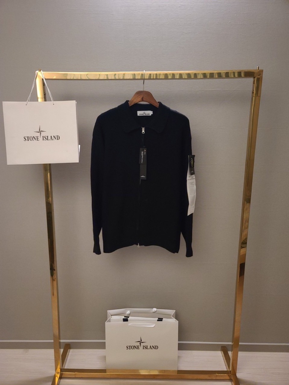 스톤아일랜드 집업카라니트 신상