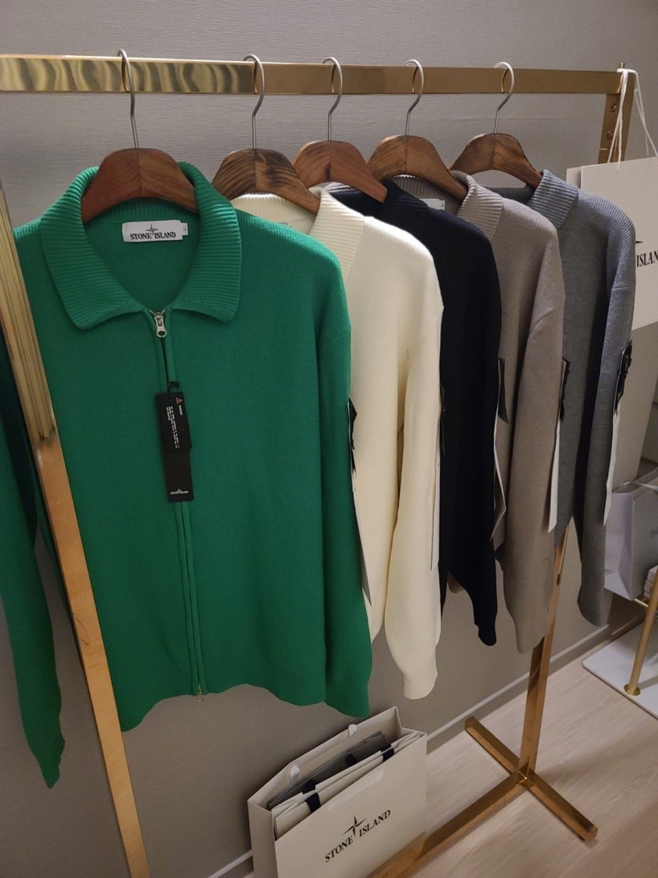 스톤아일랜드 집업카라니트 신상