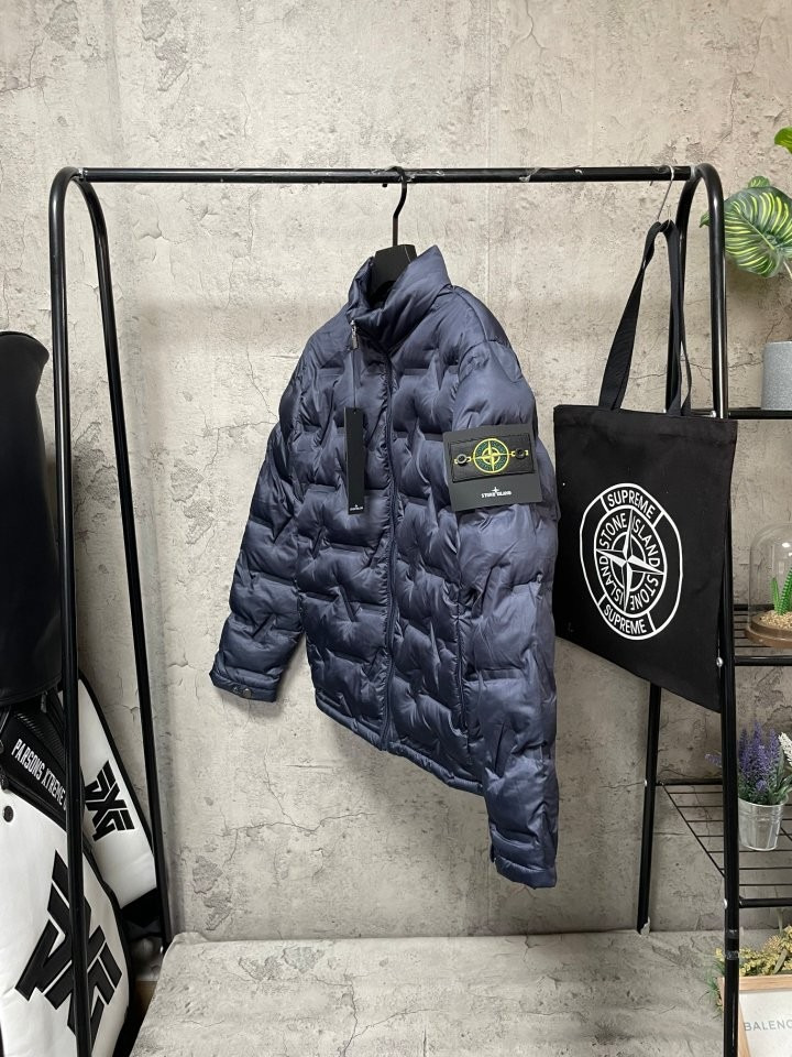 스톤아일랜드 패턴 경중량 패딩