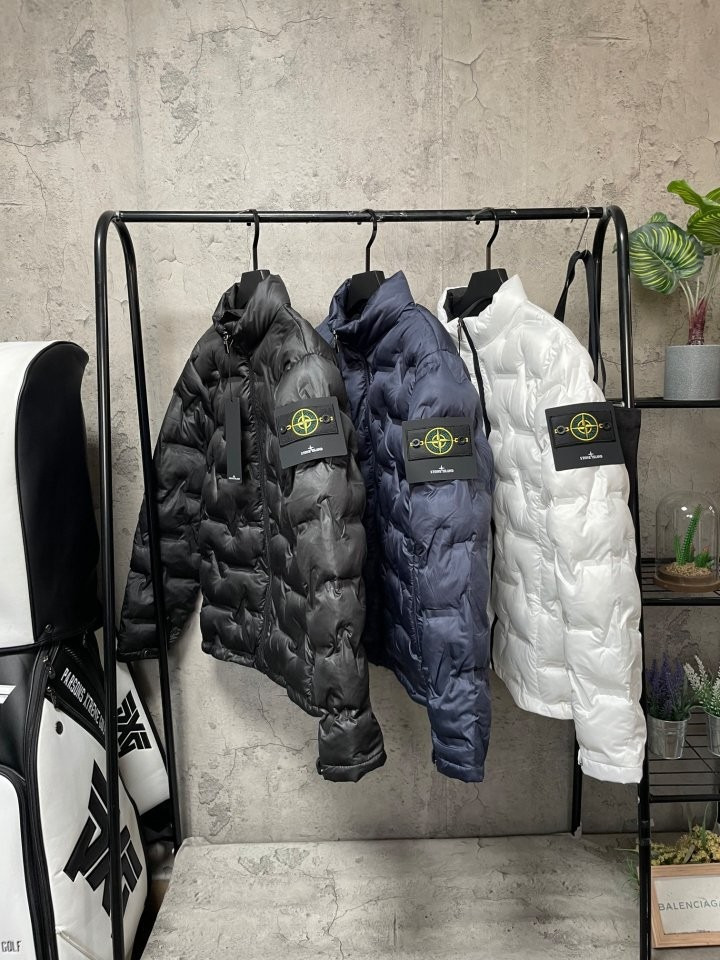 스톤아일랜드 패턴 경중량 패딩