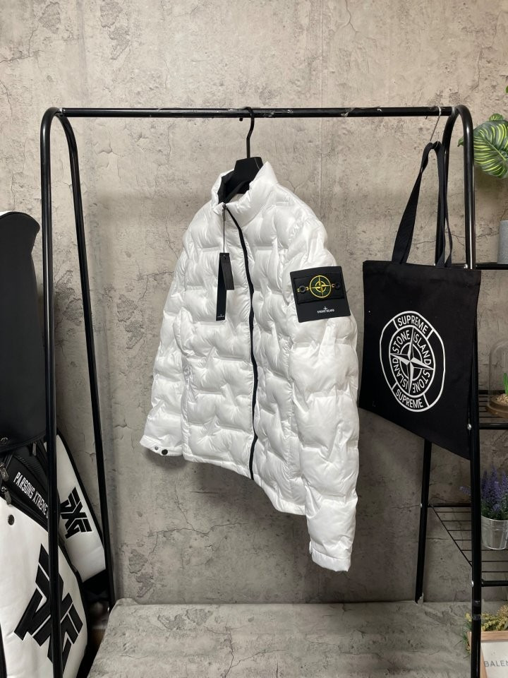 스톤아일랜드 패턴 경중량 패딩