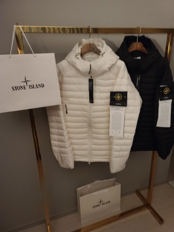 스톤아일랜드 와펜패치 덕다운경량 패딩