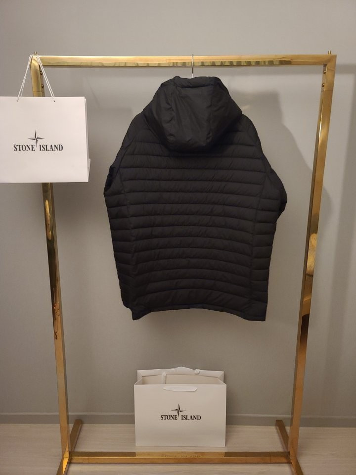 스톤아일랜드 와펜패치 덕다운경량 패딩