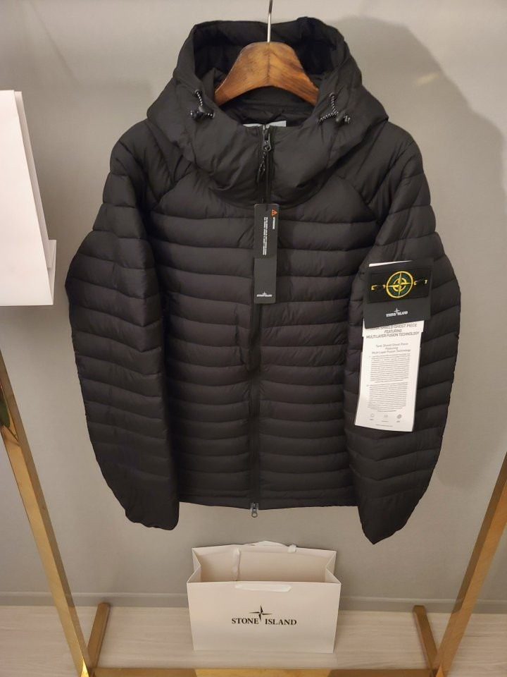 스톤아일랜드 와펜패치 덕다운경량 패딩