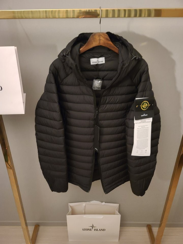 스톤아일랜드 와펜패치 덕다운경량 패딩