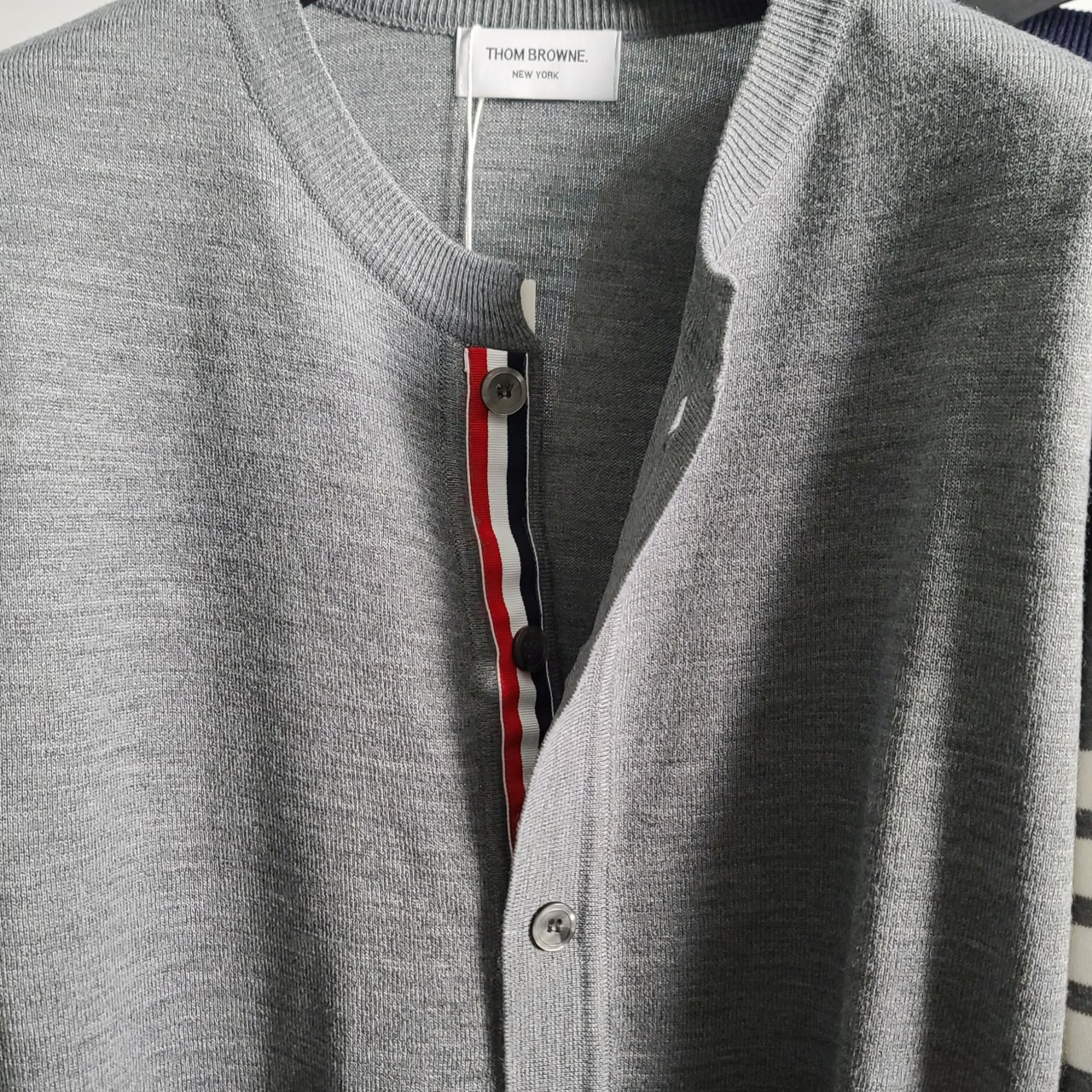 톰브라운 사선완장 라운드 가디건