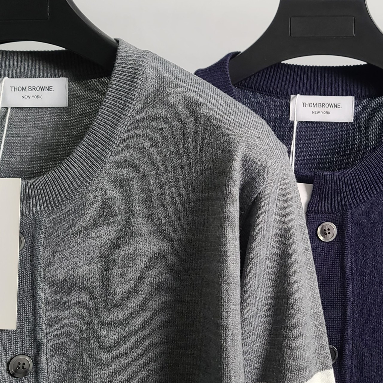 톰브라운 사선완장 라운드 가디건