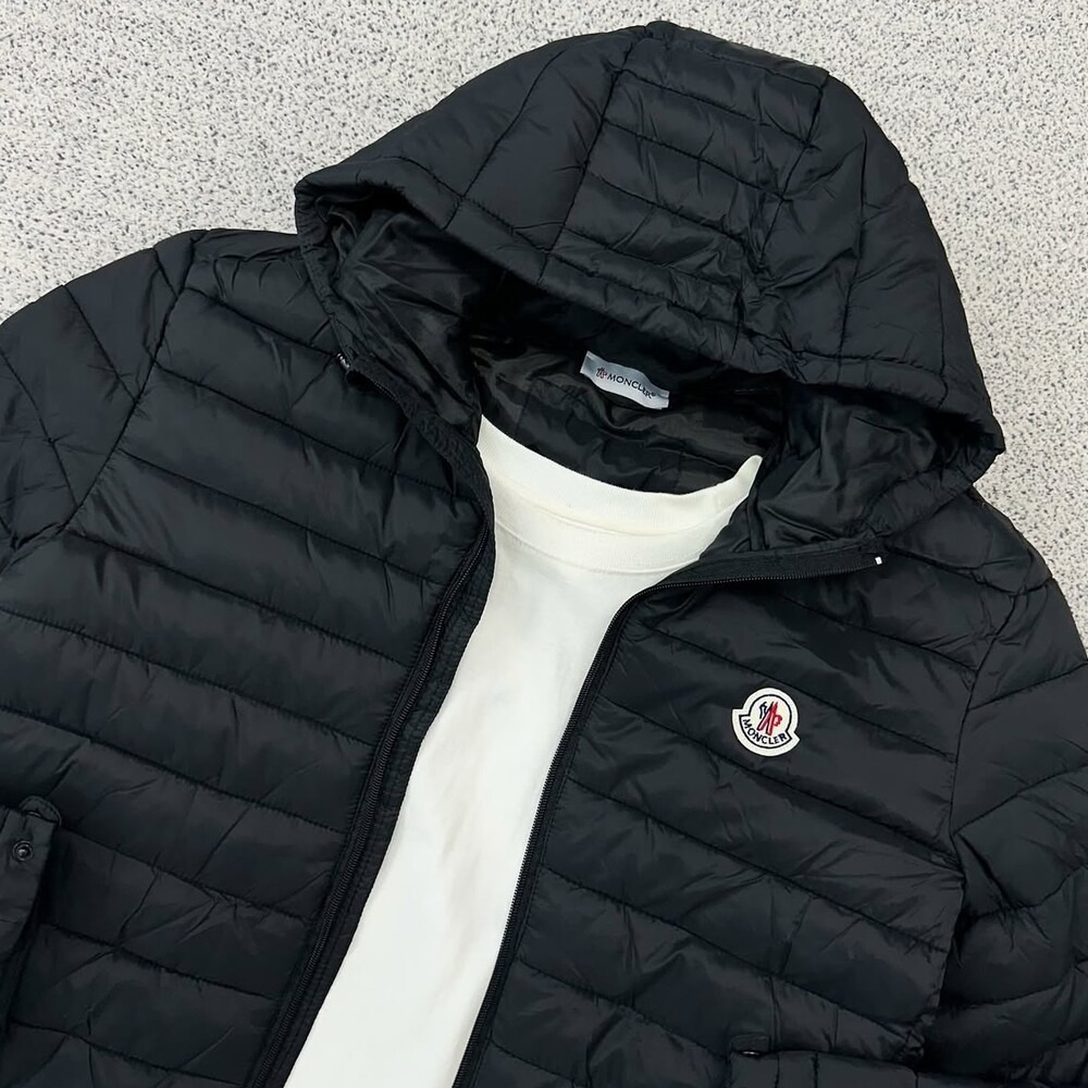 몽클레어 스냅 경량패딩