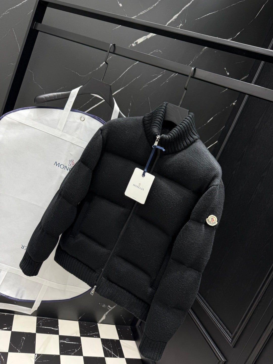 몽클레어 맨즈 니트 패딩