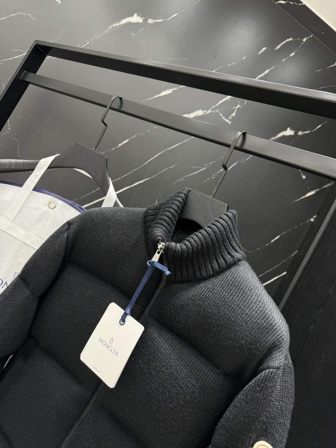 몽클레어 맨즈 니트 패딩