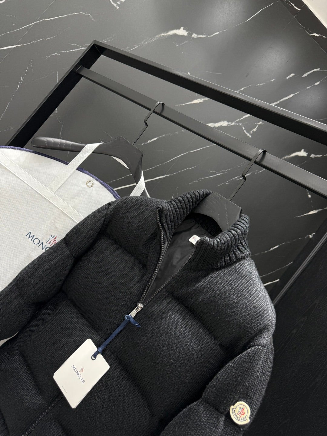 몽클레어 맨즈 니트 패딩