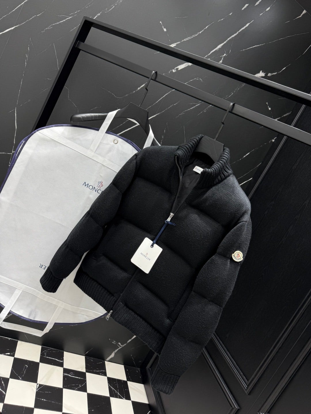 몽클레어 맨즈 니트 패딩