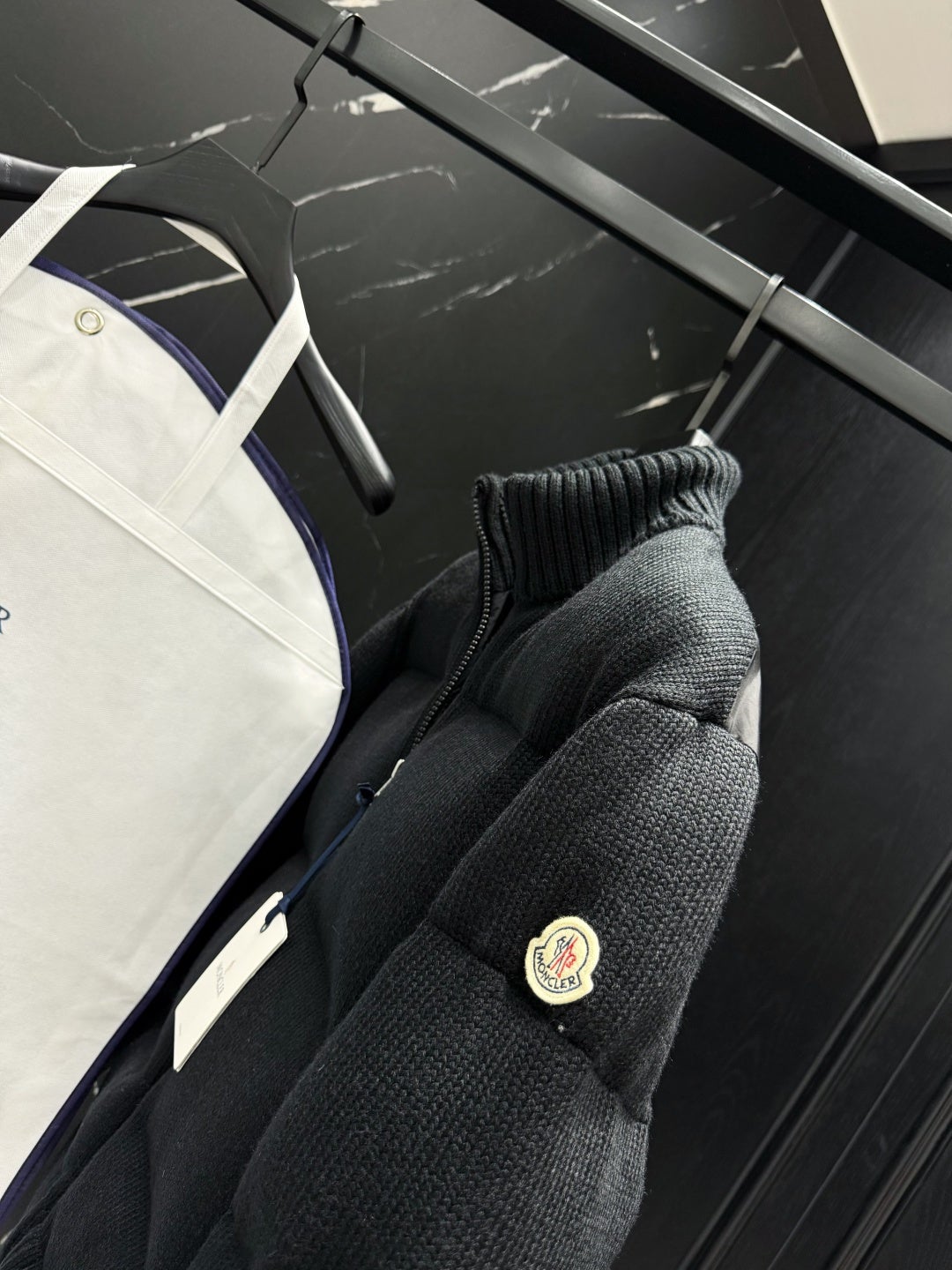 몽클레어 맨즈 니트 패딩