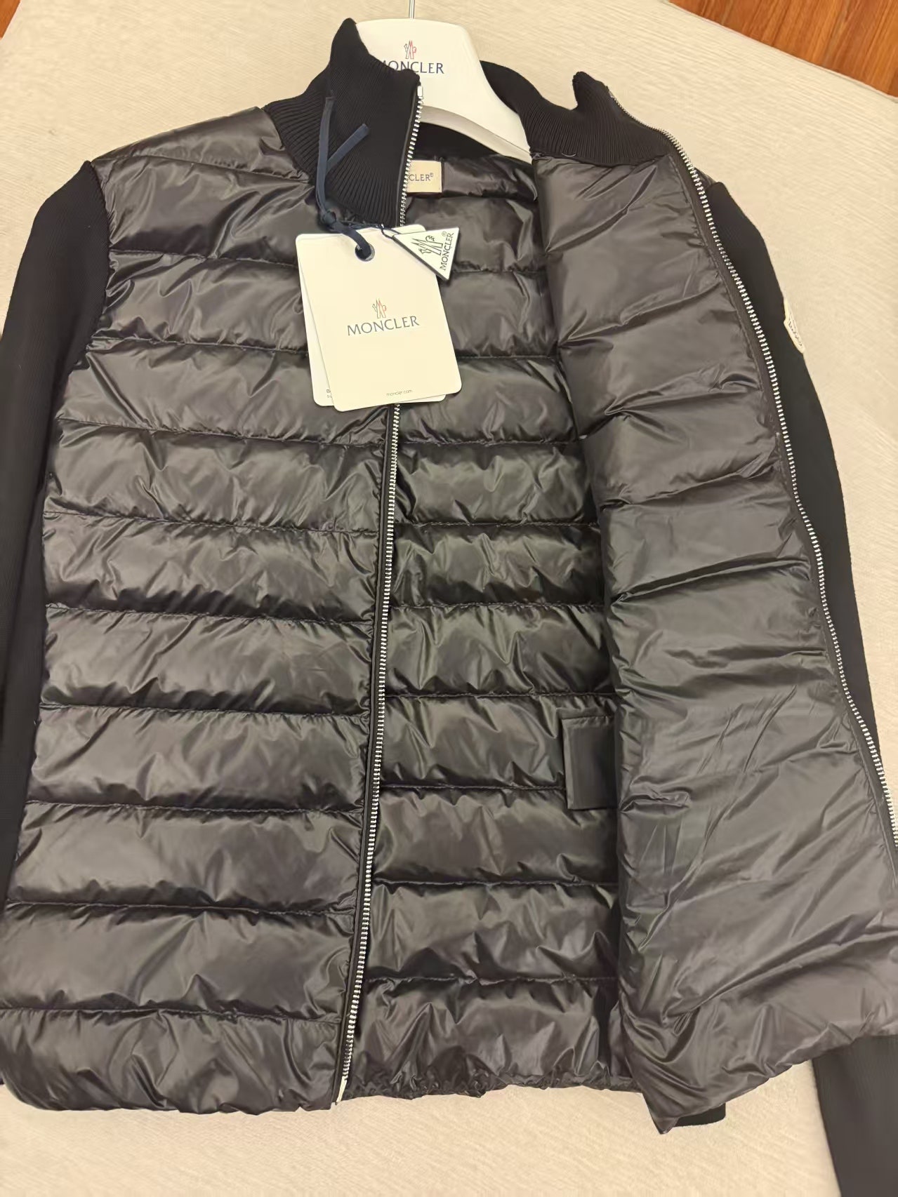 몽클레어 니트패딩