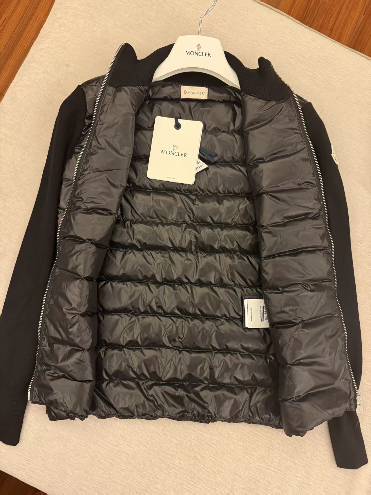 몽클레어 니트패딩