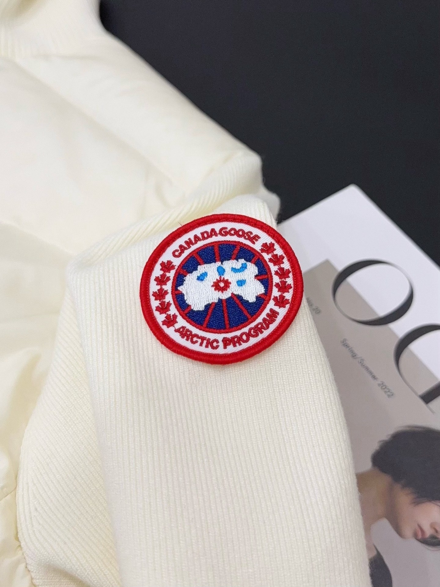 캐나다구스 니트패딩