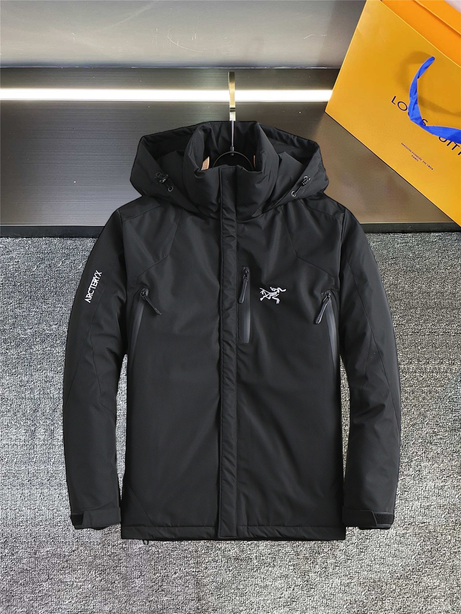 아크테릭스 경량패딩